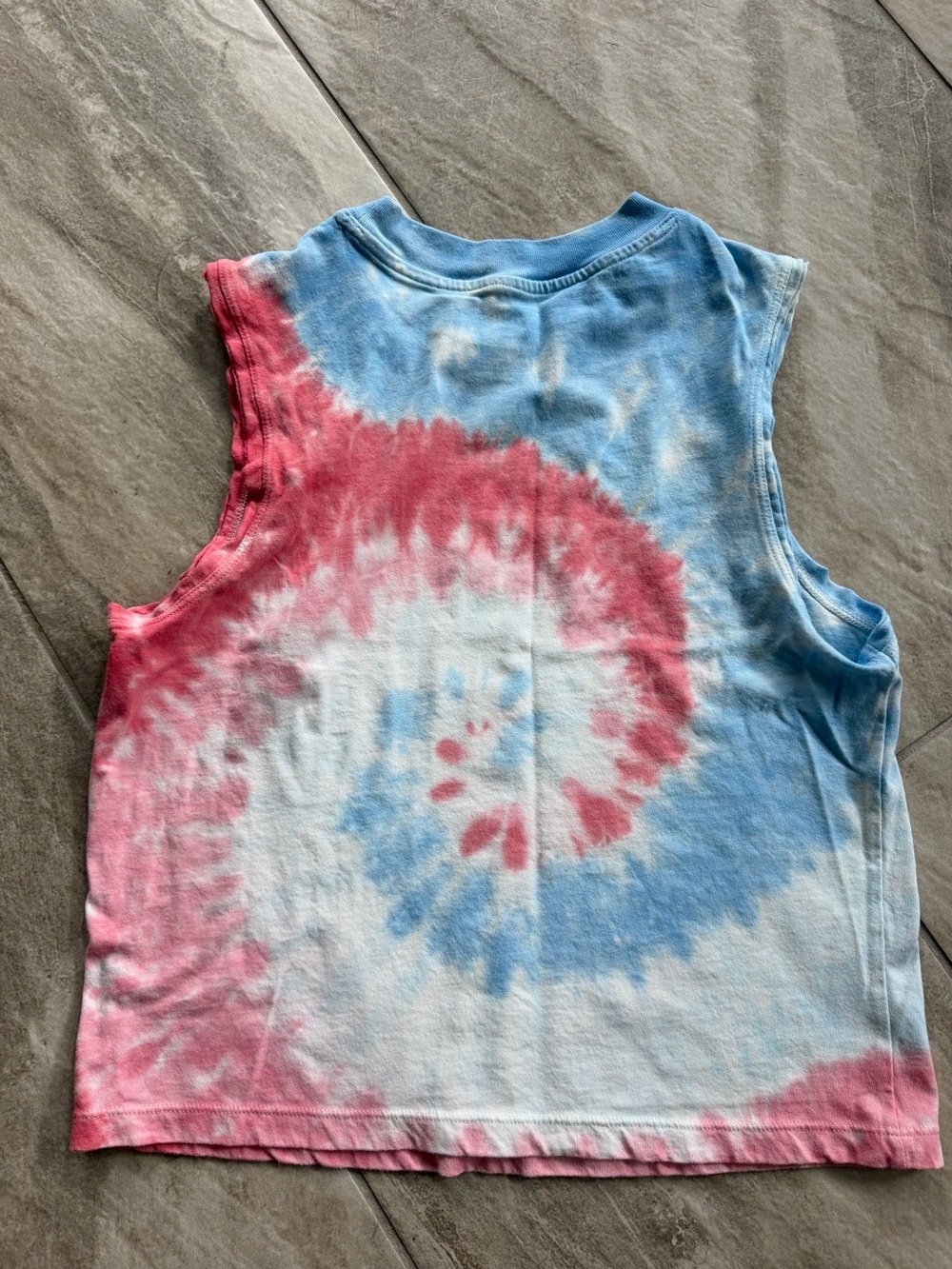 art class Kids Tie-Dye Tank Top in Red & Blue